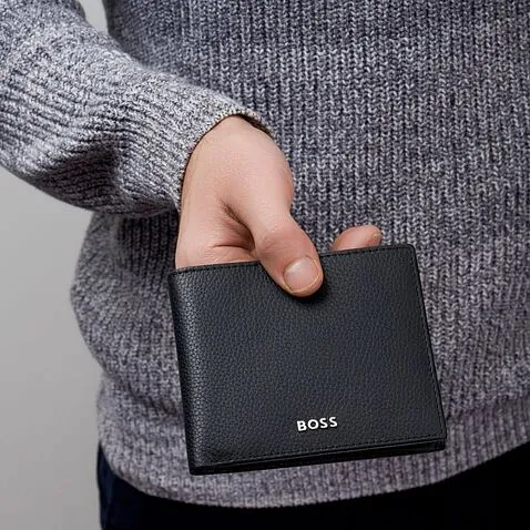 Card wallet with flap Classic Grained Black