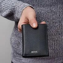 Card holder with flap and money pocket Classic Grained Black