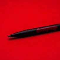 Набор Pininfarina Banksy Крыса: шариковая ручка GrafeeX и блокнот линованный из каменной бумаги, А5