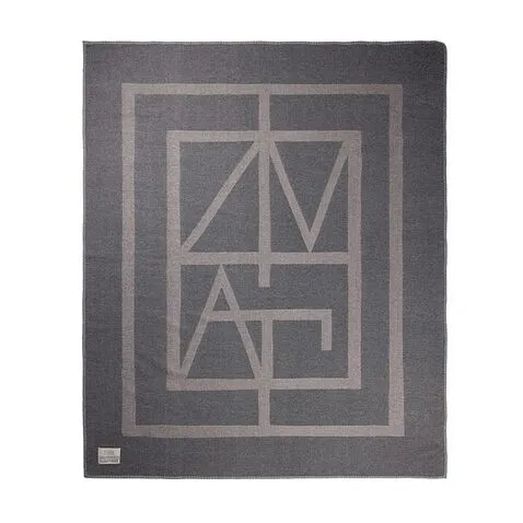 Плед VINGA Monogram из переработанного полиэстера GRS, 170x130 см