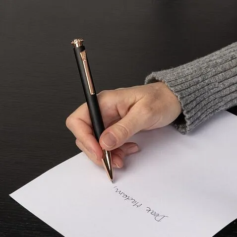 Шариковая авторучка Mademoiselle Black