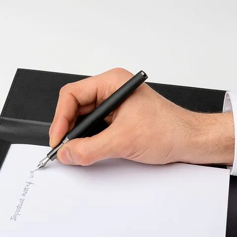 Перьевая авторучка Gear Ribs Black