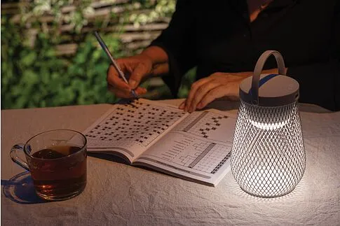 Настольная лампа Aurora из переработанного пластика RCS, IPx4